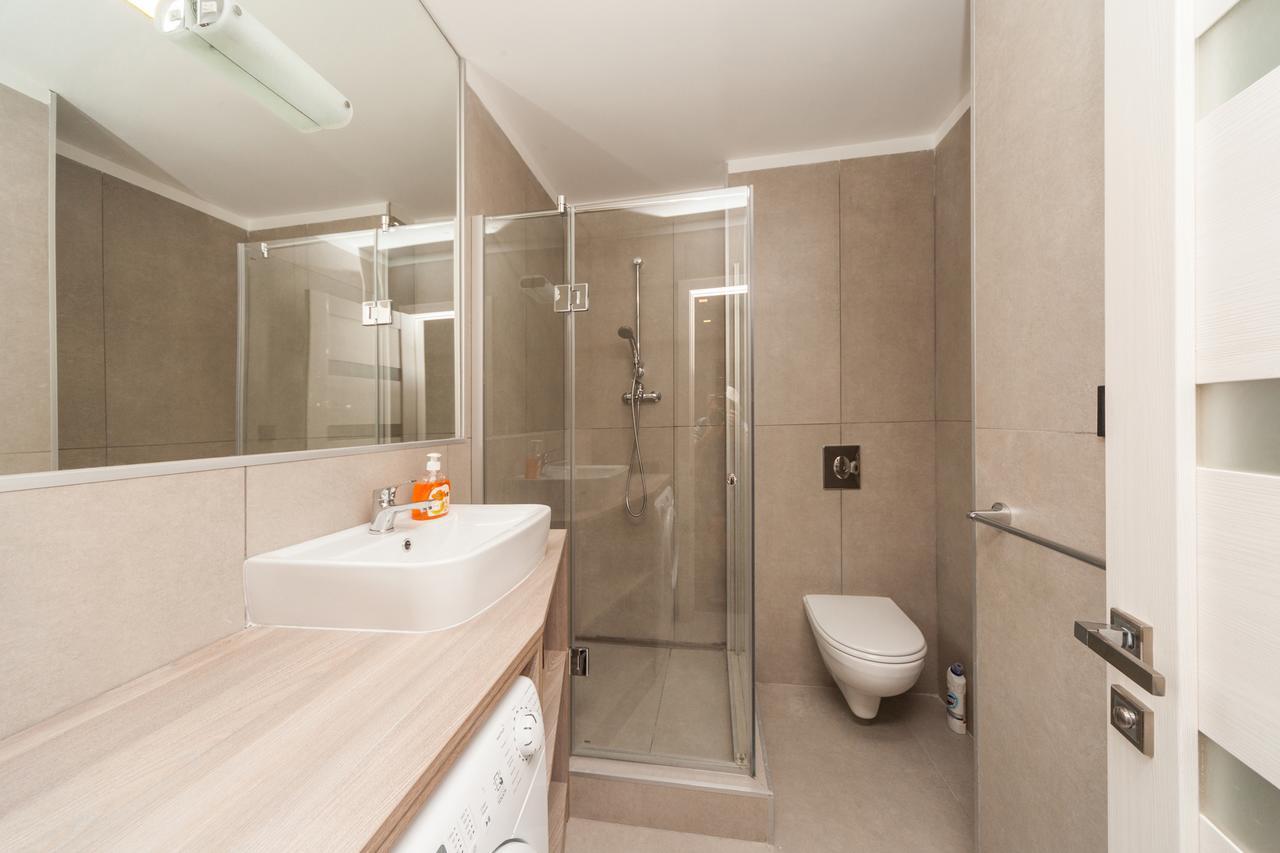 New Vip Aparts Deribasovskaia Odesa Exterior photo